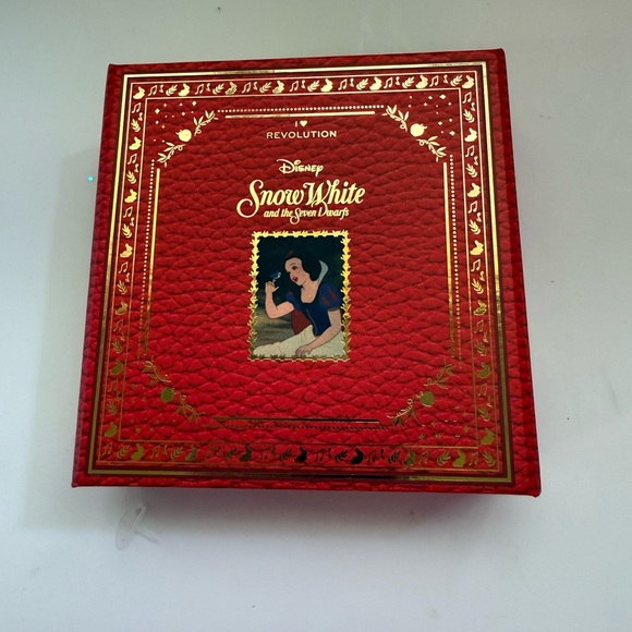 Revolution Other - Revolution Disney Snow White Apple Highlighter - Red & Gold